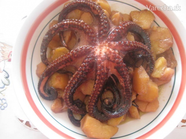 Pečená chobotnica so zemiakmi (fotorecept) recept