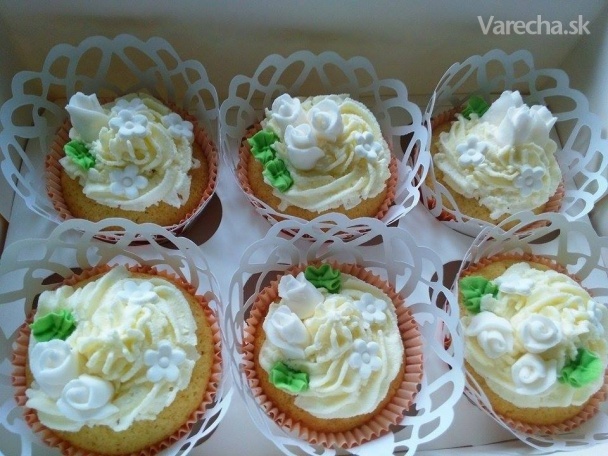 Jarné vanilkové cupcakes s jemným mascarpone krémom recept ...