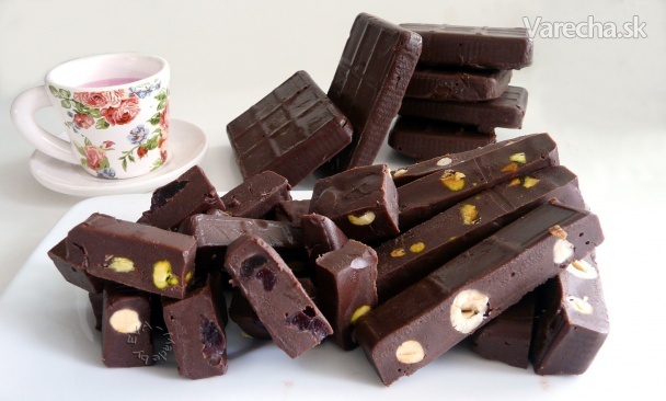 Čokoláda s pistáciami a všeličím iným (fotorecept) recept