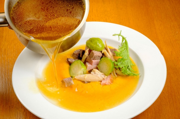 Černá polévka – Vývar so zeleninou a s karamelom recept ...