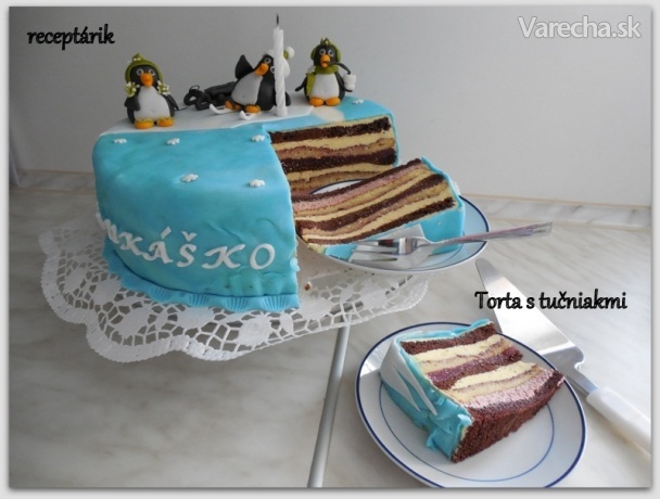 Narodeninová torta s ovocnou plnkou a tučniakmi recept