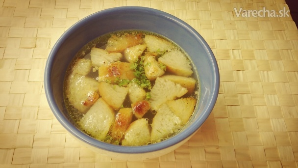 Číra cesnaková polievka s karí krutónmi recept