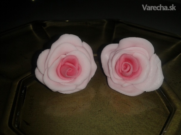 Marcipánové ružičky (fotorecept) recept