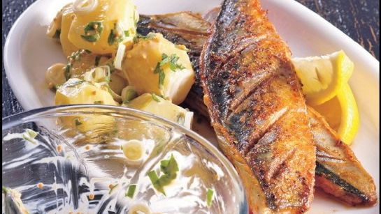 Makrela so zemiakovým šalátom