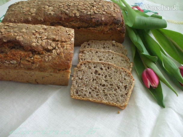 Jednoduchý ražný chlieb s kváskom (fotorecept) recept