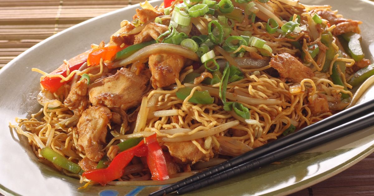 Čínske rezance s kuracím mäsom Chow mein, Fotka č. 1 ...