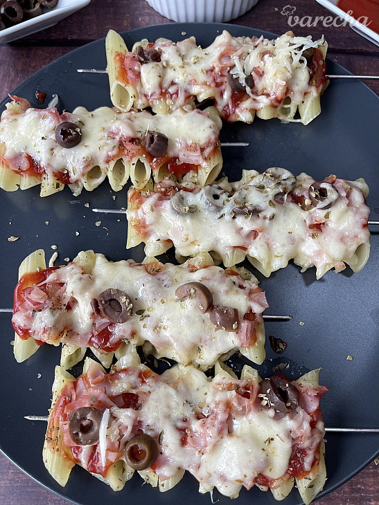 Pizza špízy zo zvyšných cestovín recept