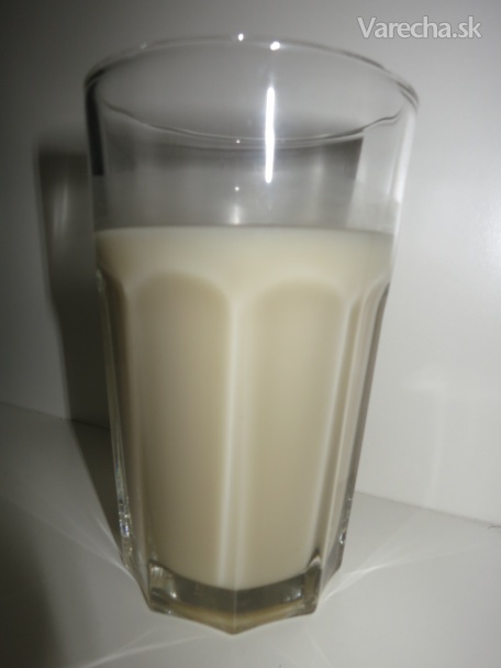 Domáce sladké mandľové mlieko Recept