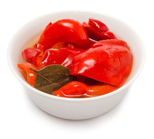Červená paprika v sladkokyslom náleve s olejom
