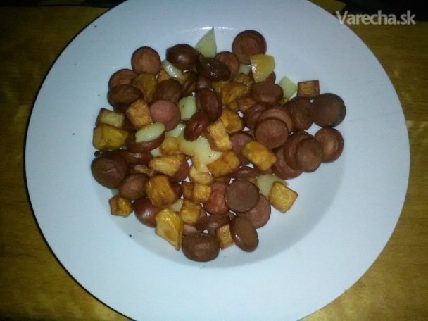 Rýchle opekané zemiaky s párkami recept