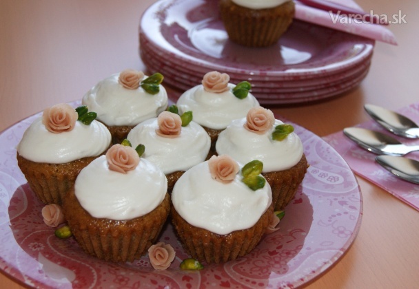 Ružové koláčiky s kokosovou šľahačkou (fotorecept) recept ...