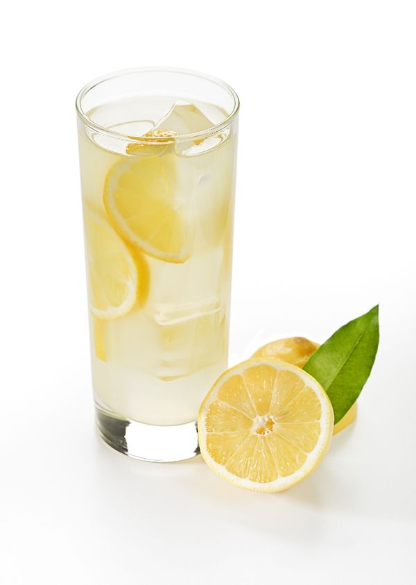 Limonáda z citrónového sirupu a citrónovej šťavy