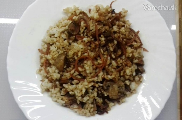 Pečená ryža so šampiňónmi a mrkvovými rezancami recept