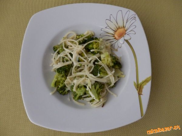 Zapecene brokolicove spagety s mozzarellou