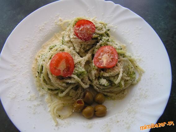 Špagety s brokolicovým pyré