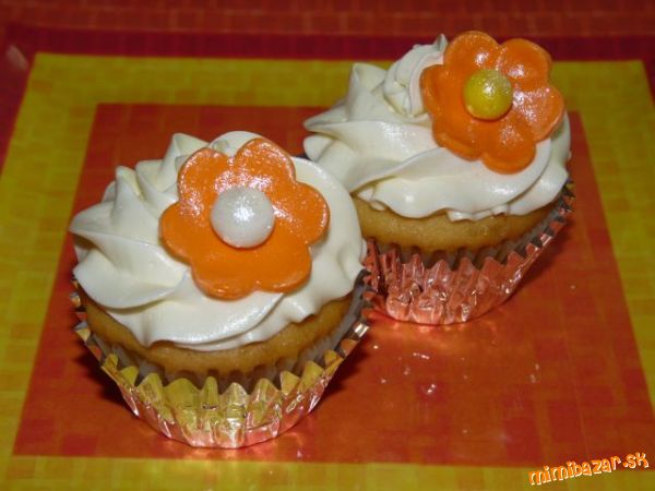 Maslovo mandlove cupcakes