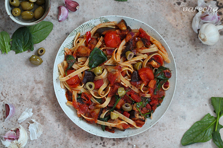 Sicílske tagliatelle s baklažánom, paradajkami a olivami recept ...