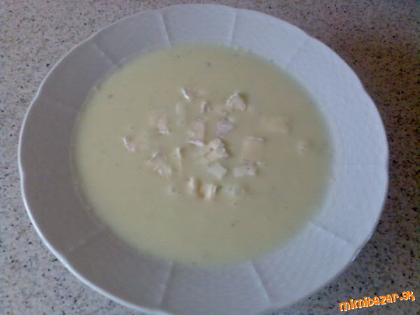 Rýchla 5minútová krémová cesnaková polievka