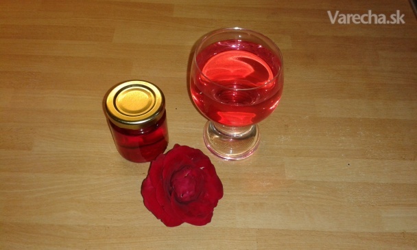 Ružový sirup (fotorecept) recept