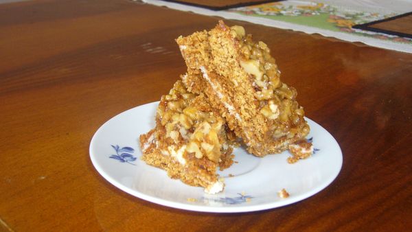 FOTORECEPT: Orechovo karamelový koláč
