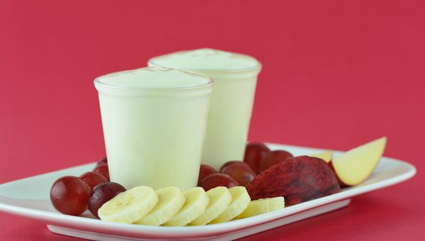 Medový jogurt s jablkami