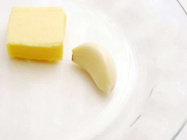 Cesnakové maslo
