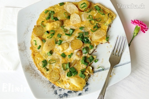 Omeleta so špargľou a jarnou cibuľkou recept