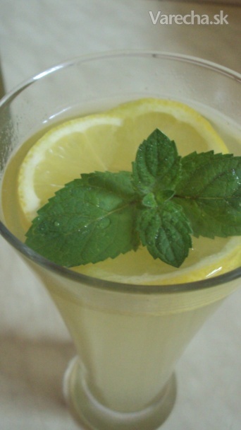 Sirup z citrónov a petržlenovej vňate/fotorecept/ recept