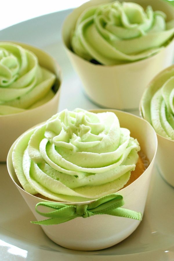 Cupcakes so zeleným frostingom