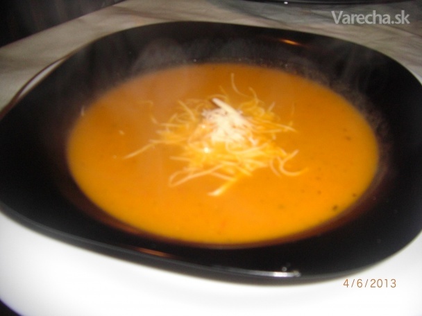 Paradajkovo-bazalková polievka raz dva recept