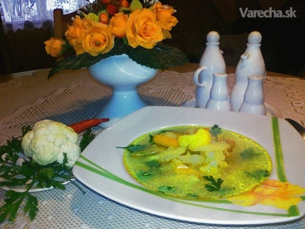 Karfiolová polievka so zeleninou recept