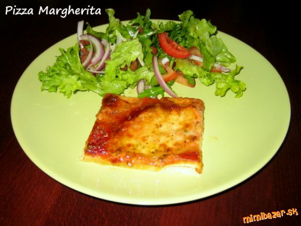 Naozaj super tenká pravá talianská pizza pizza Margherita ...