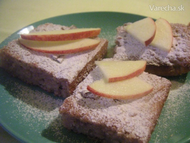 Šťavnatý jablkový koláč s orechmi recept