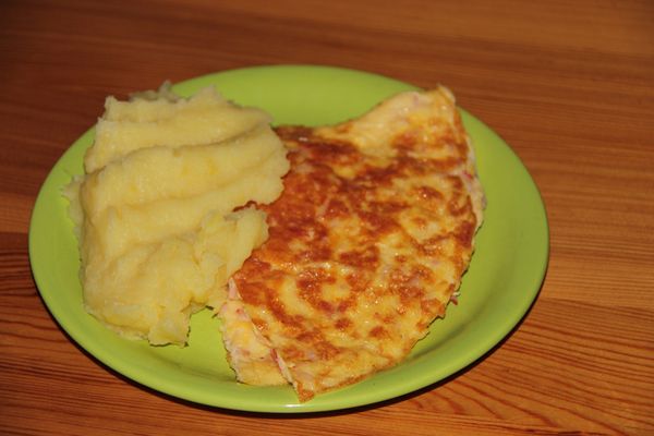 Omeleta so zemiakovou kašou