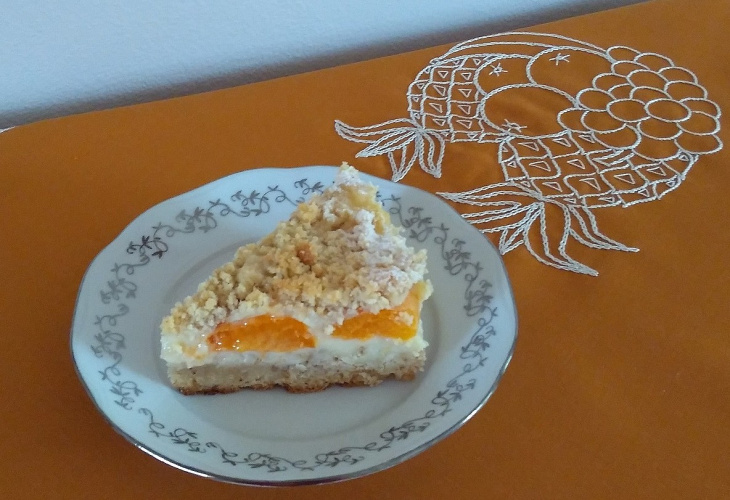 Sypaný pudingový koláč s marhuľami (fotorecept) recept