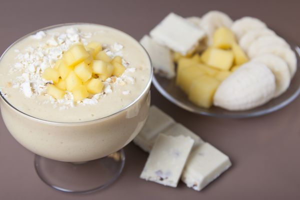 Banánovo-mangové smoothie s bielou čokoládou