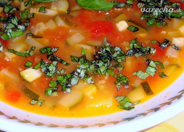 Jemná polievka z lúpaných paradajok s cuketami (fotorecept) recept