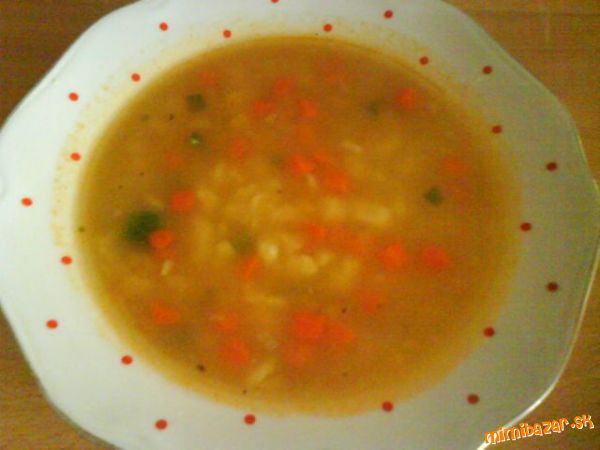 Rýchla zeleninová polievka s haluškami