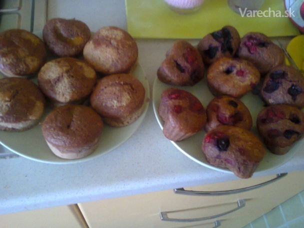 Zdravé čokoládové muffiny s ovocím recept