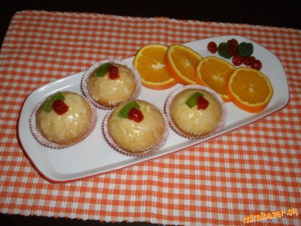 Jemné pomarančové mafiny s polevou
