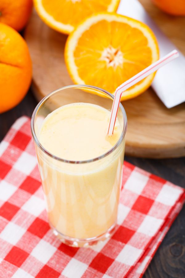 Pomarančové smoothie s jogurtom