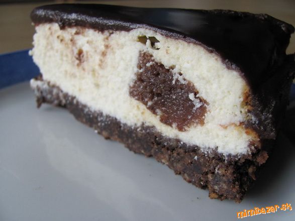 Cheesecake s kúskami brownies