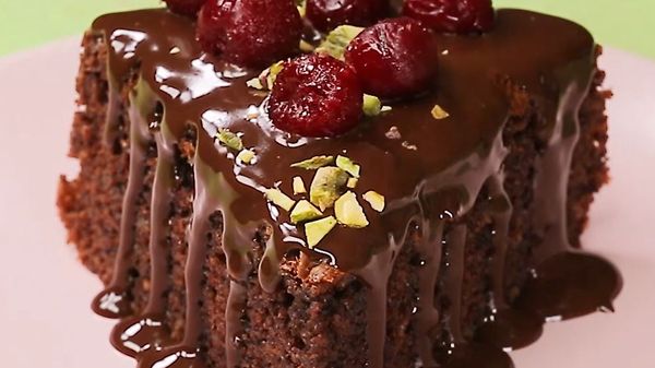 VIDEORECEPT: Hrnčekový kávovo-čokoládový koláč