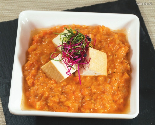 Červená karí šošovica s údeným tofu recept