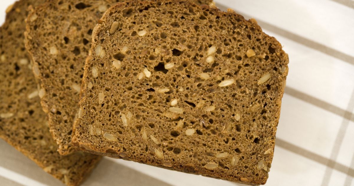 Tmavý chlieb so semienkami, fotogaléria 1 / 1.