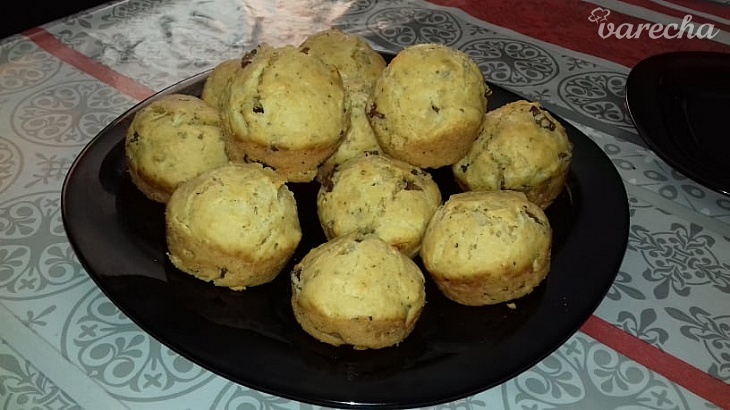 Slané muffiny so salámou a syrom recept
