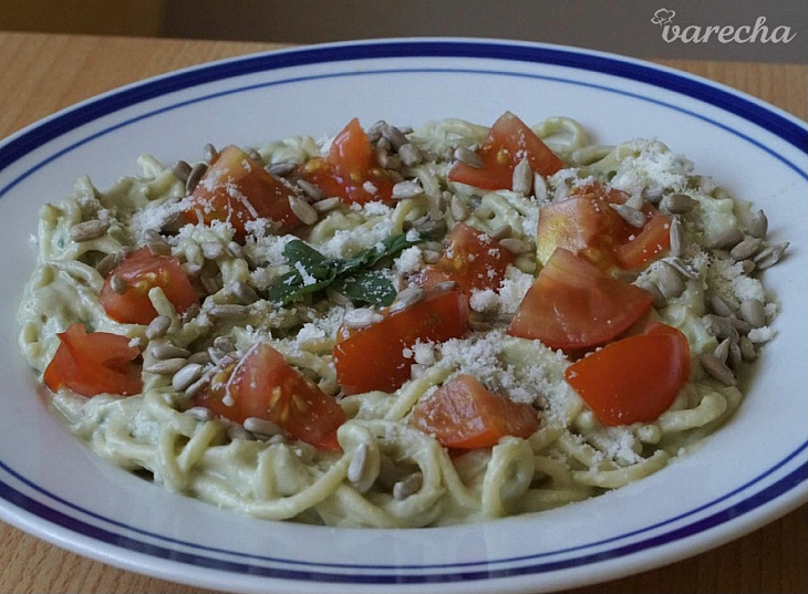 Krémové špagety s avokádovou omáčkou recept