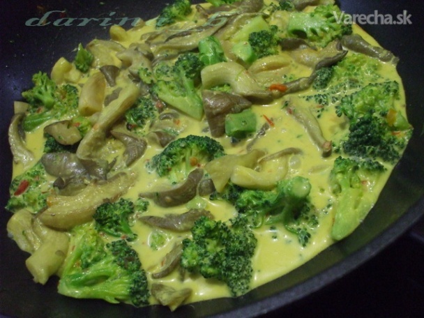 Brokolicovo-hlivové karí (fotorecept) recept