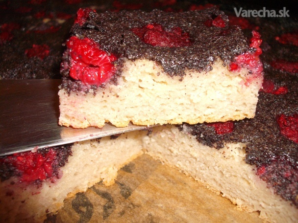 Malinovo-makový kysnutý koláč z pohánkovej múky (fotorecept ...