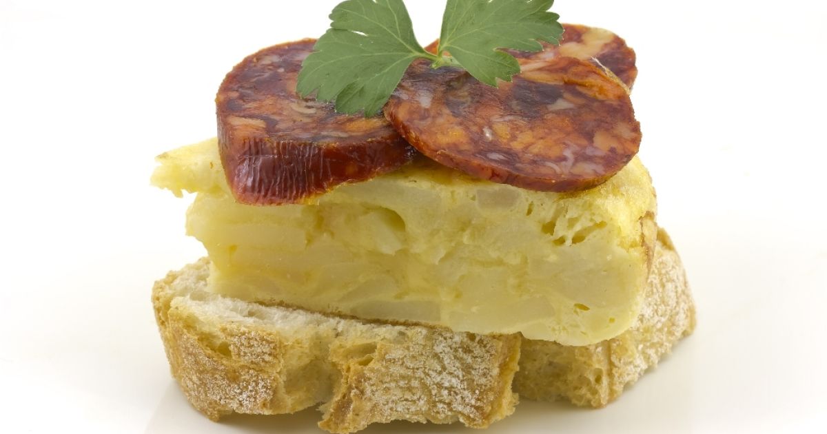 Syrová omeleta so zemiakmi na chlebíku, fotogaléria 1 / 1.